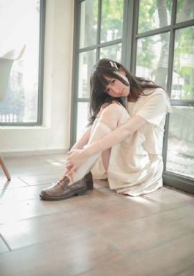 大胸女学生